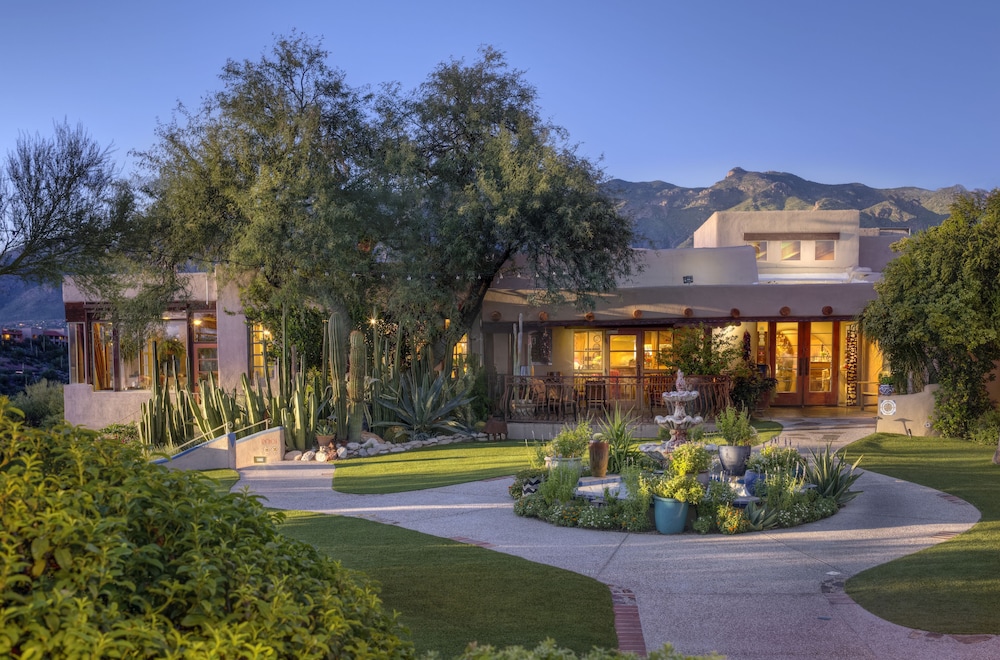 Hacienda Del Sol Ranch Resort 71/79