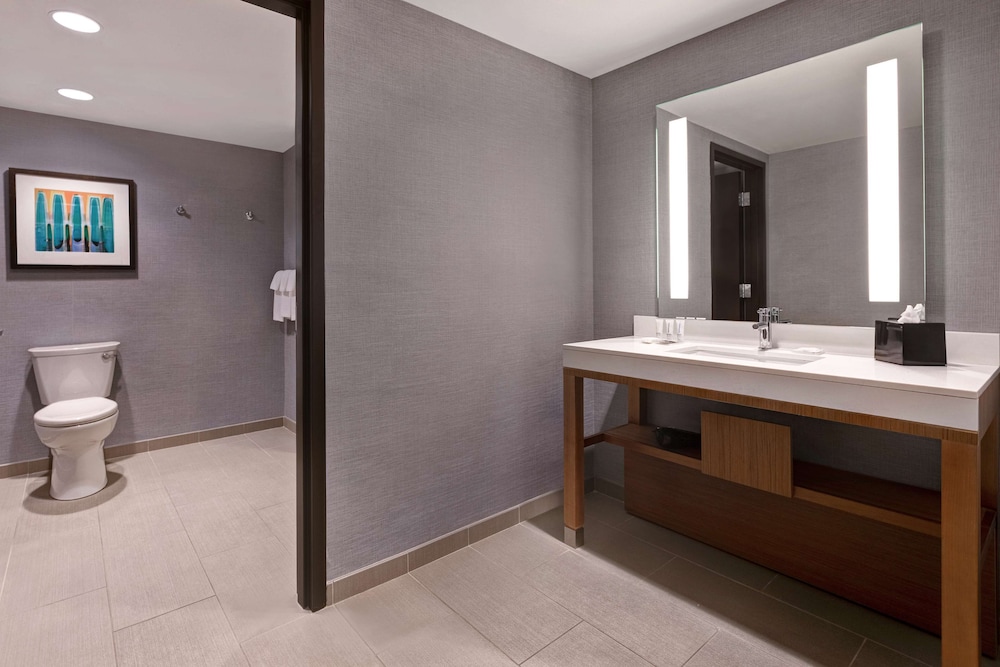 Hyatt Place Bloomington/Normal 55/56