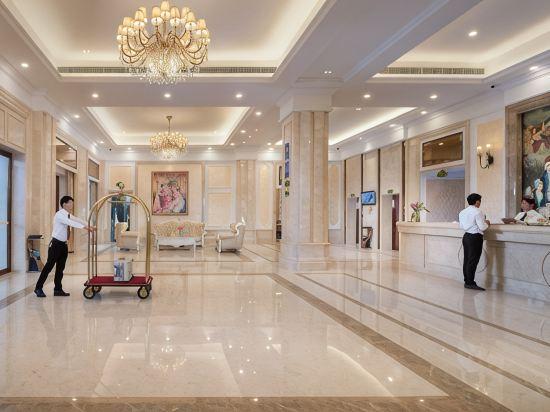 Vienna International Hotel (Dongguan Songshan Lake Guanzhang Road) 8/24