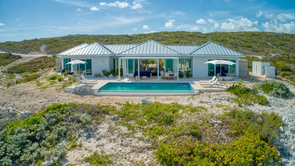 SAILROCK RESORT 6/80