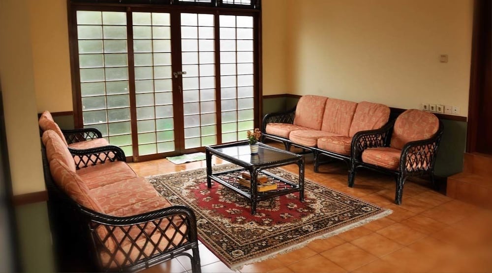 Villa Kota Bunga Ade 29/50
