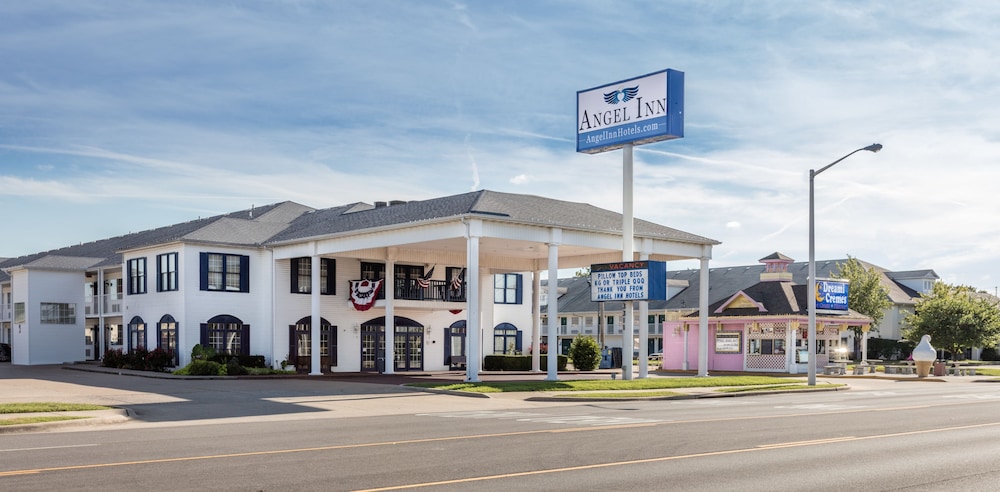 Angel Inn Near IMAX, a Travelodge by Wyndham 44/50
