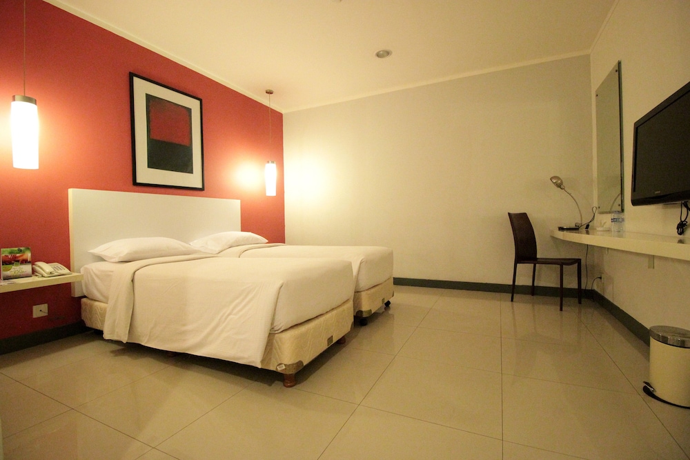 The Plaza Hotel Glodok 13/47