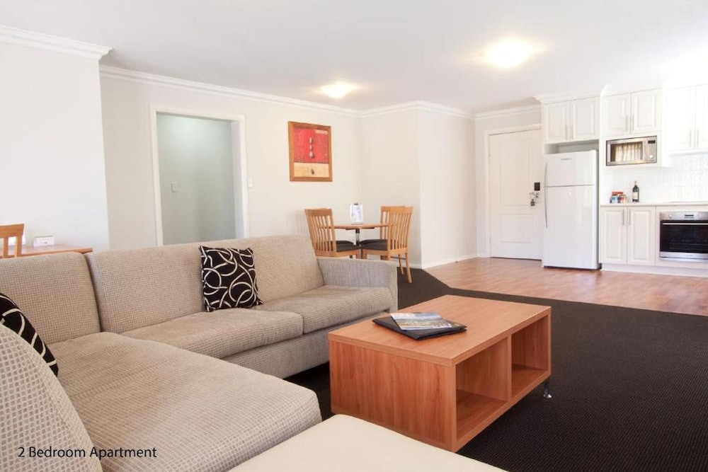 The Charles Boutique Hotel 28/38
