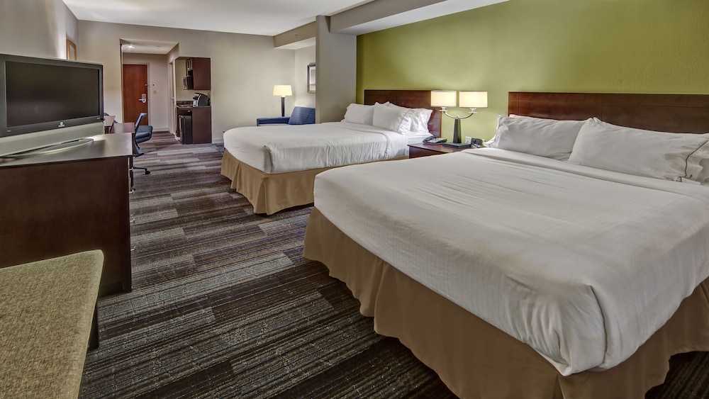 Holiday Inn Express Hotel Suites Cookeville 25/73