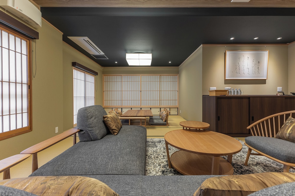 NISHIYAMA RYOKAN 34/46