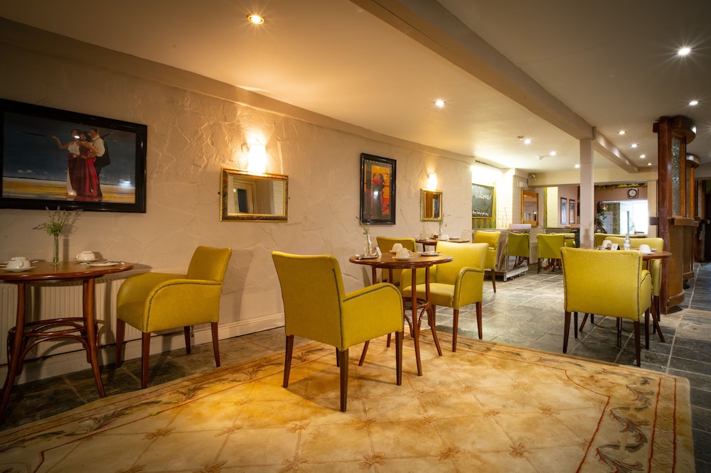 Ashley Hotel 42/60