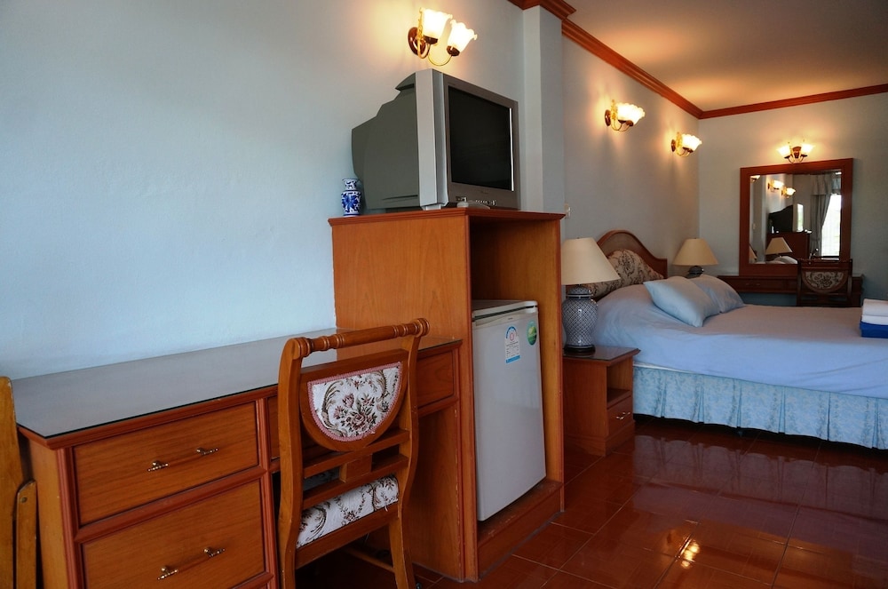 Dee-Lek Guesthouse And Restaurant 8/24
