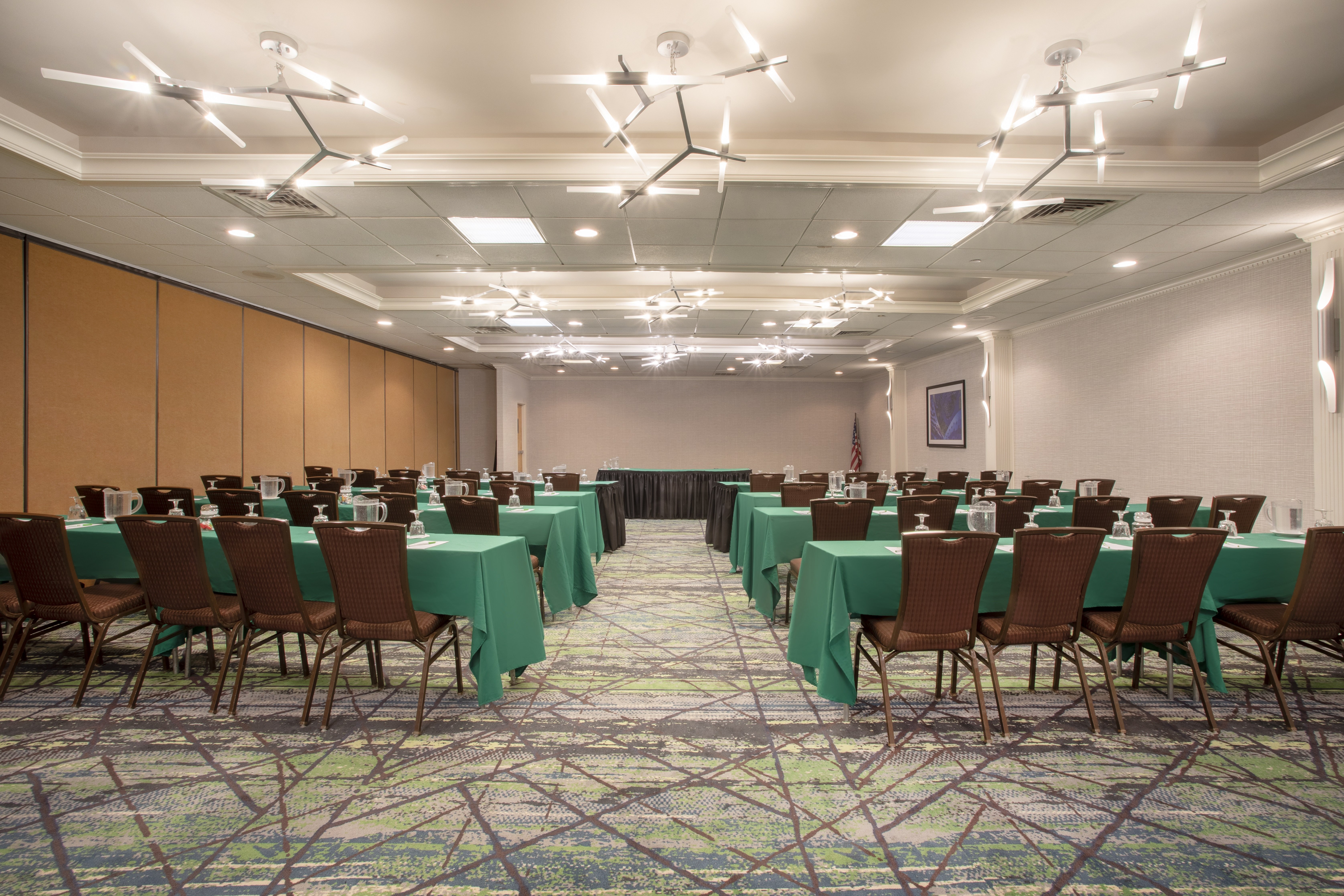 Holiday Inn Hotel And Suites Parsippany Fairfield 45/58