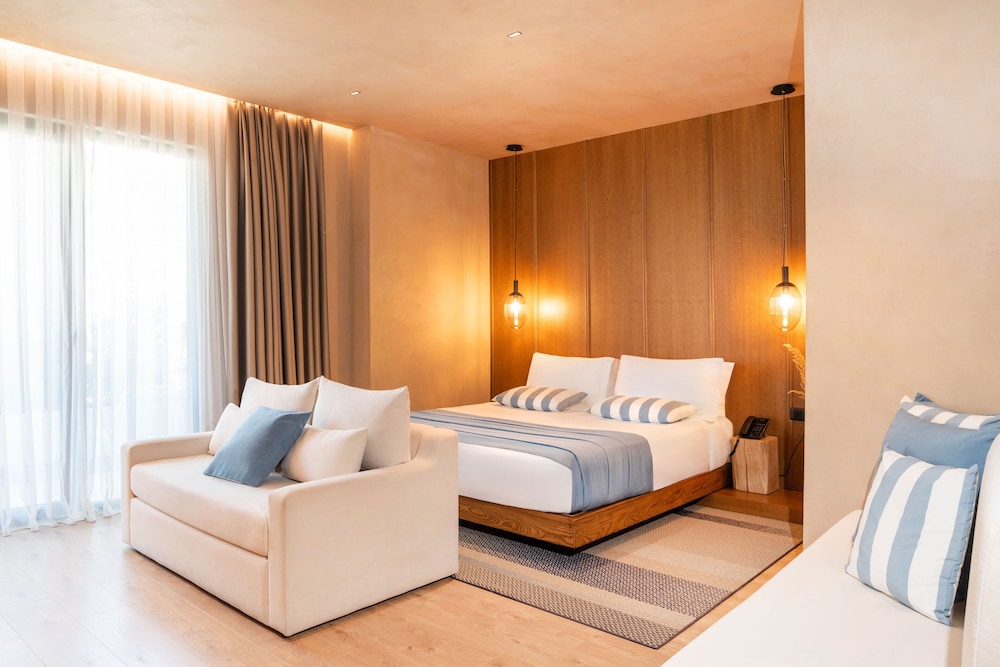 Garden, Junior Suite, Queen Bed, Sofa
