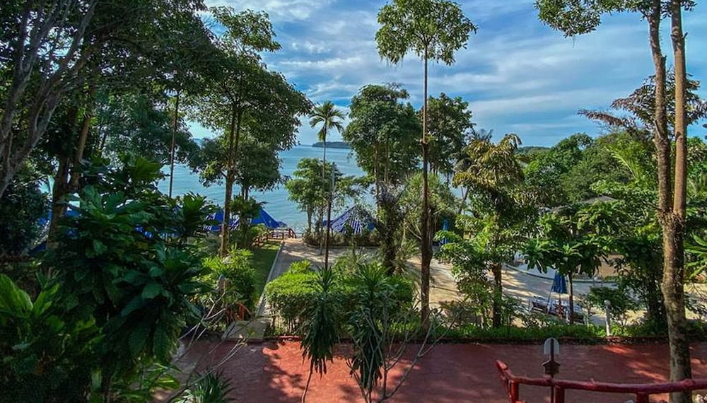 Koh Mak Buri Hut Natural Resort 68/74