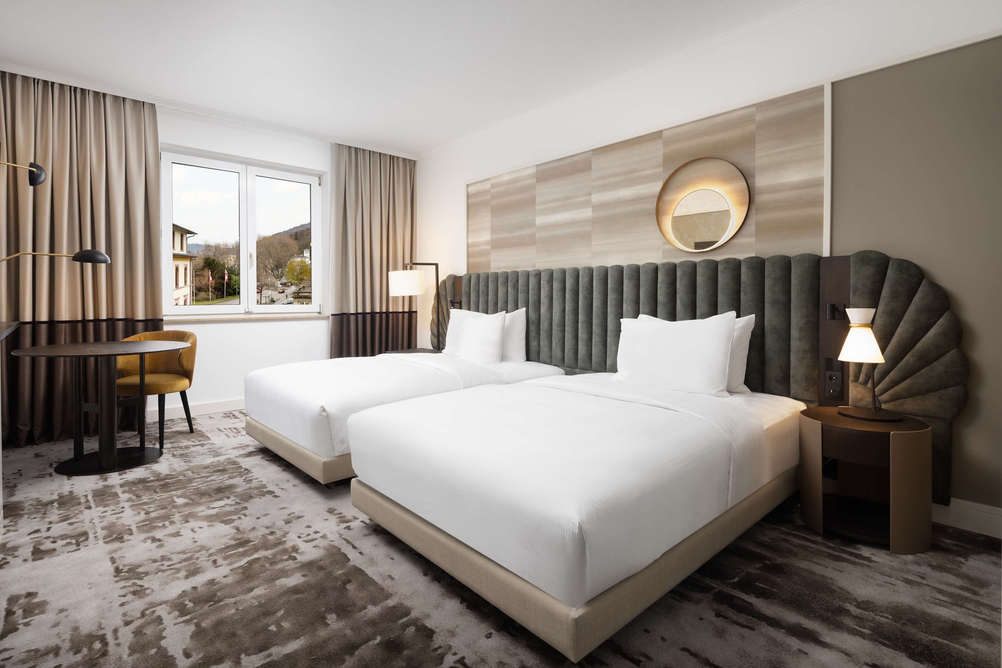 CONNECTING, FAMILY, 2 DOUBLE BEDS