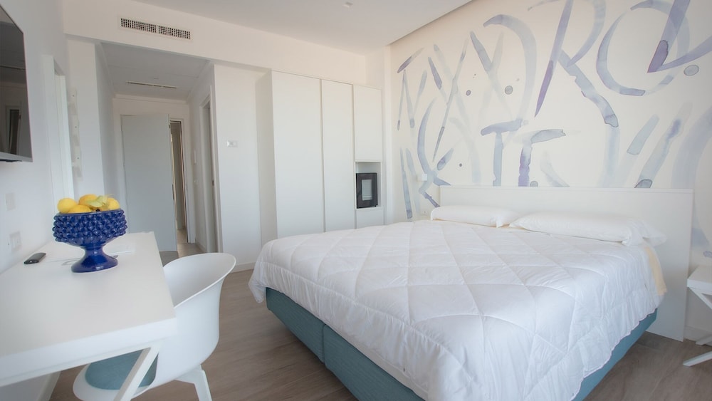 Rodi Resort 3/48