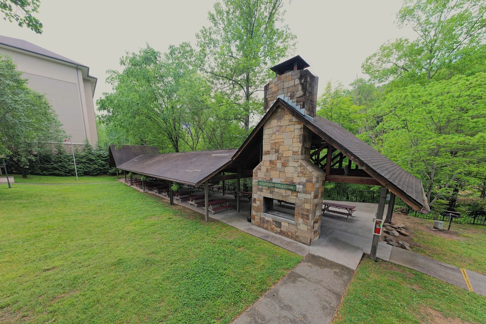 Glenstone Lodge 48/56