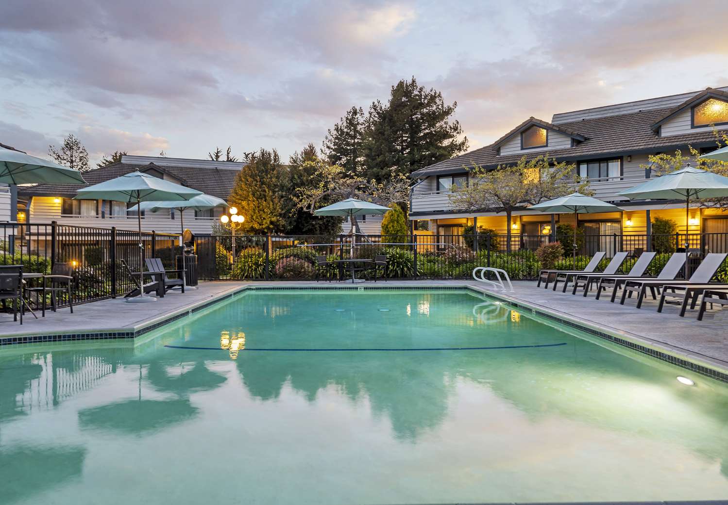 Seacliff Inn Aptos, Tapestry Collection by Hilton in APTOS - CA