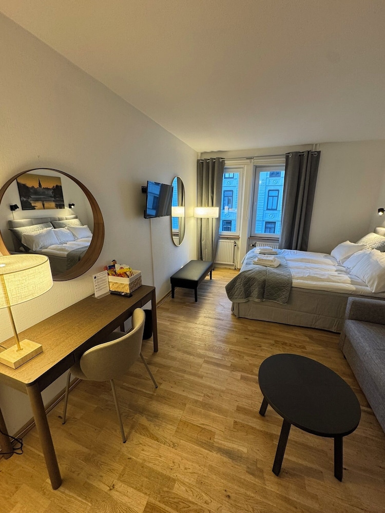 Solsta Hotell 34/42