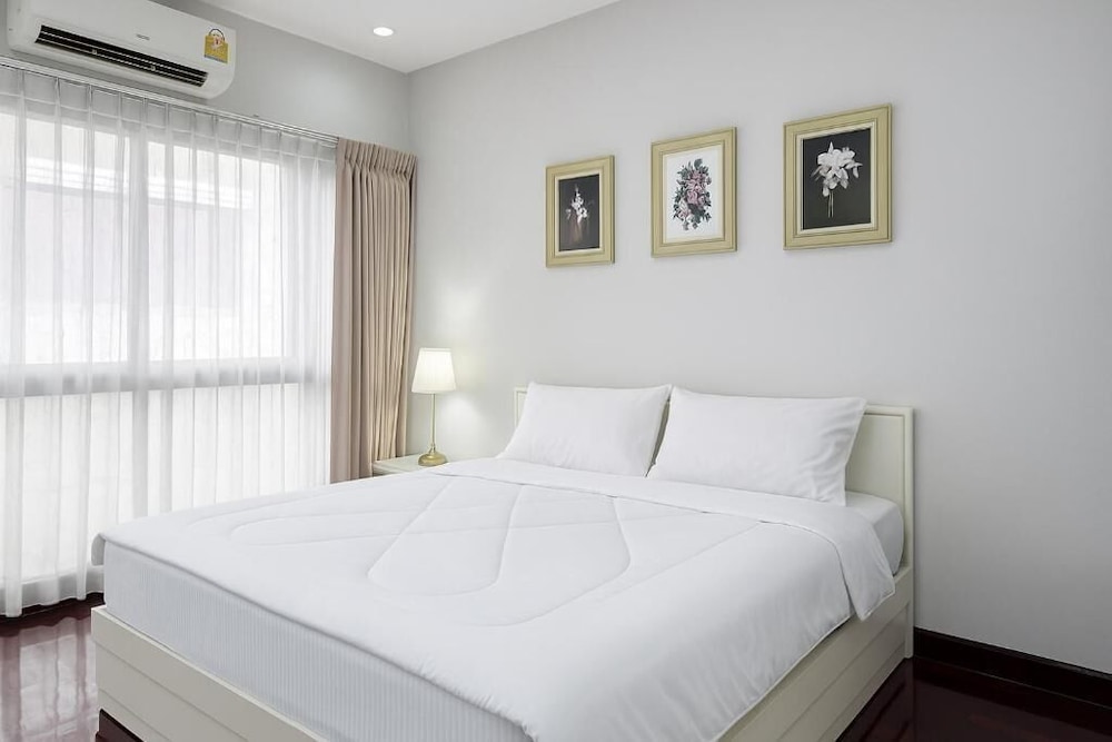 The Bless Hotel And Residence 13/80