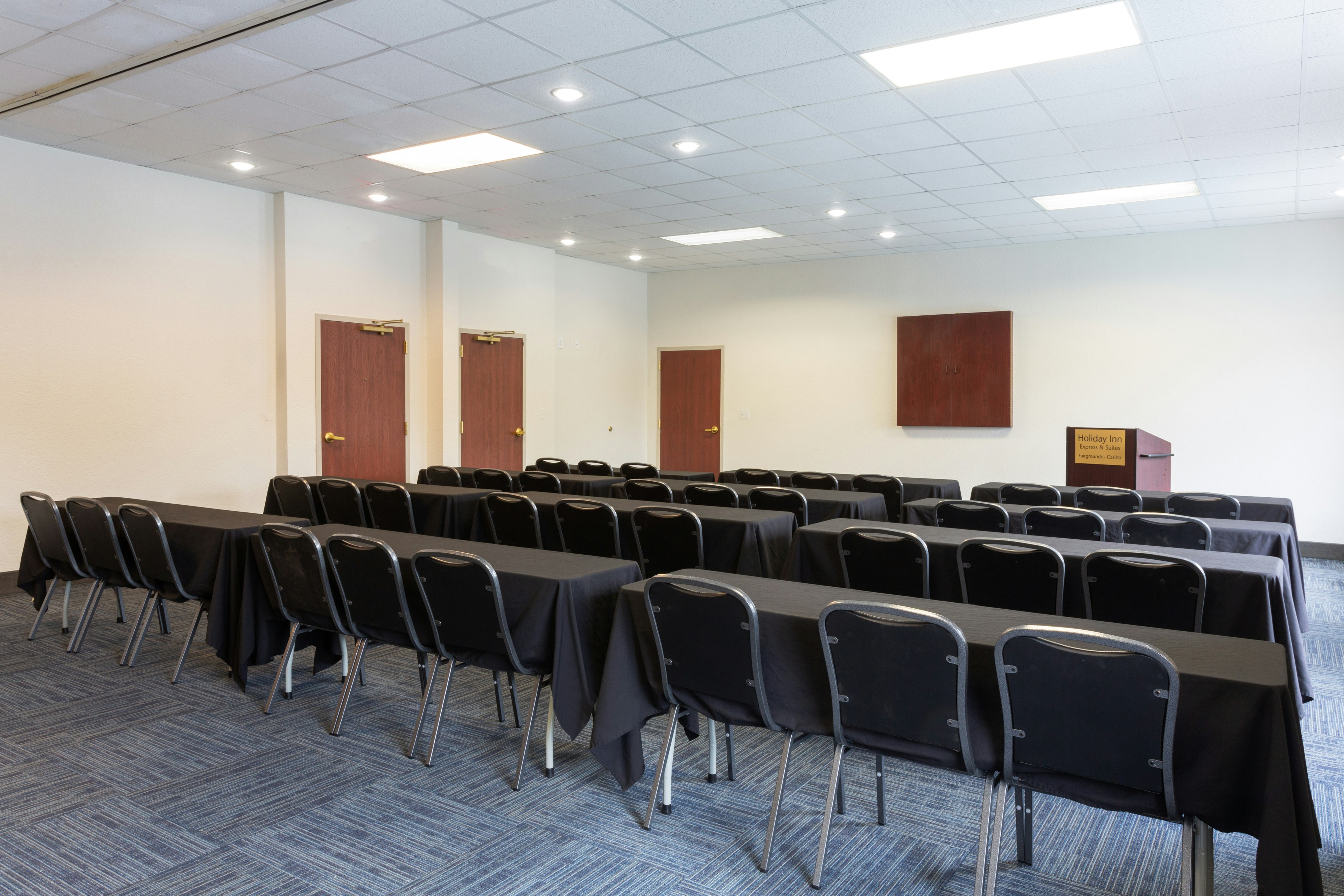 Holiday Inn Express & Suites Tampa-Fairgrounds-Casino, an IHG Hotel 38/45