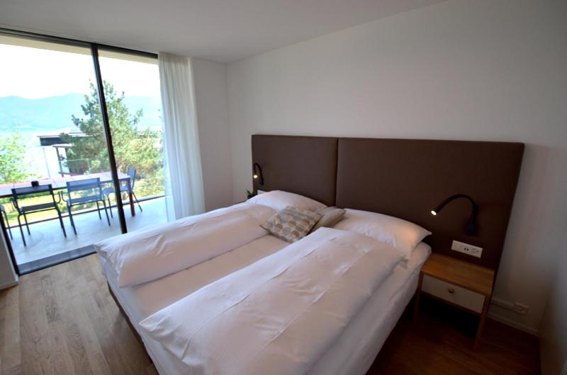 Connecting, 4 Rooms, Apartment, House