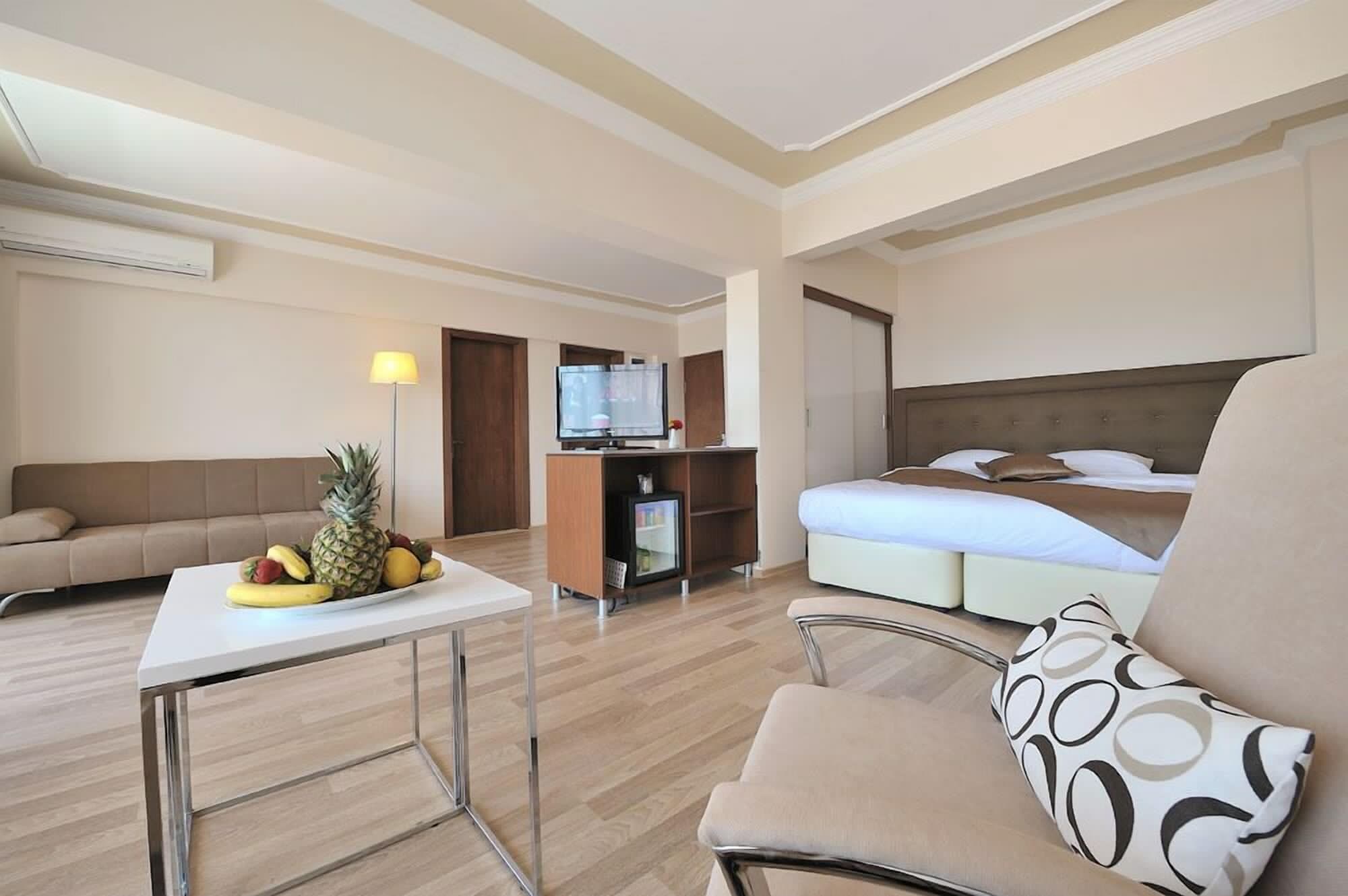 LANAI, SUITE, DOUBLE BED