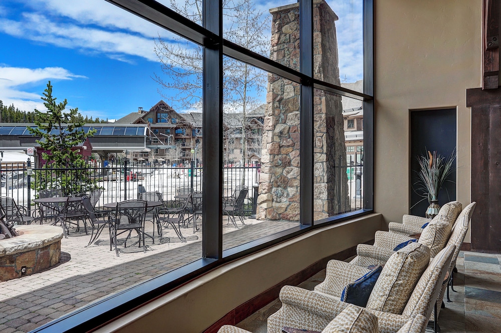 Crystal Peak Lodge 54/74