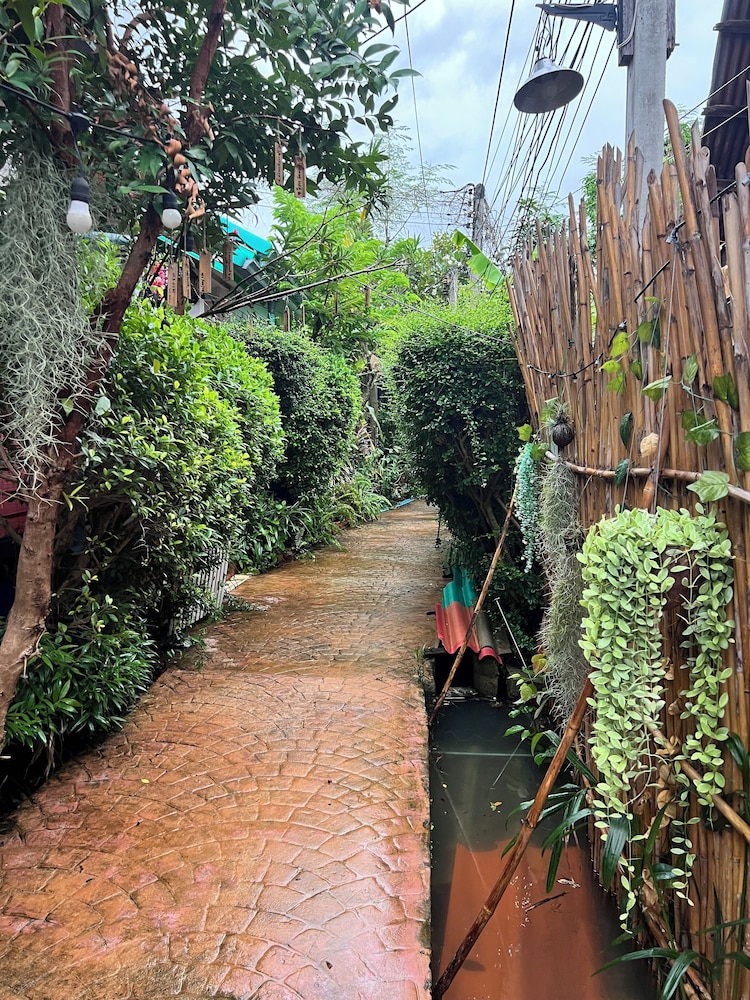 Se Sun Amphawa 48/50