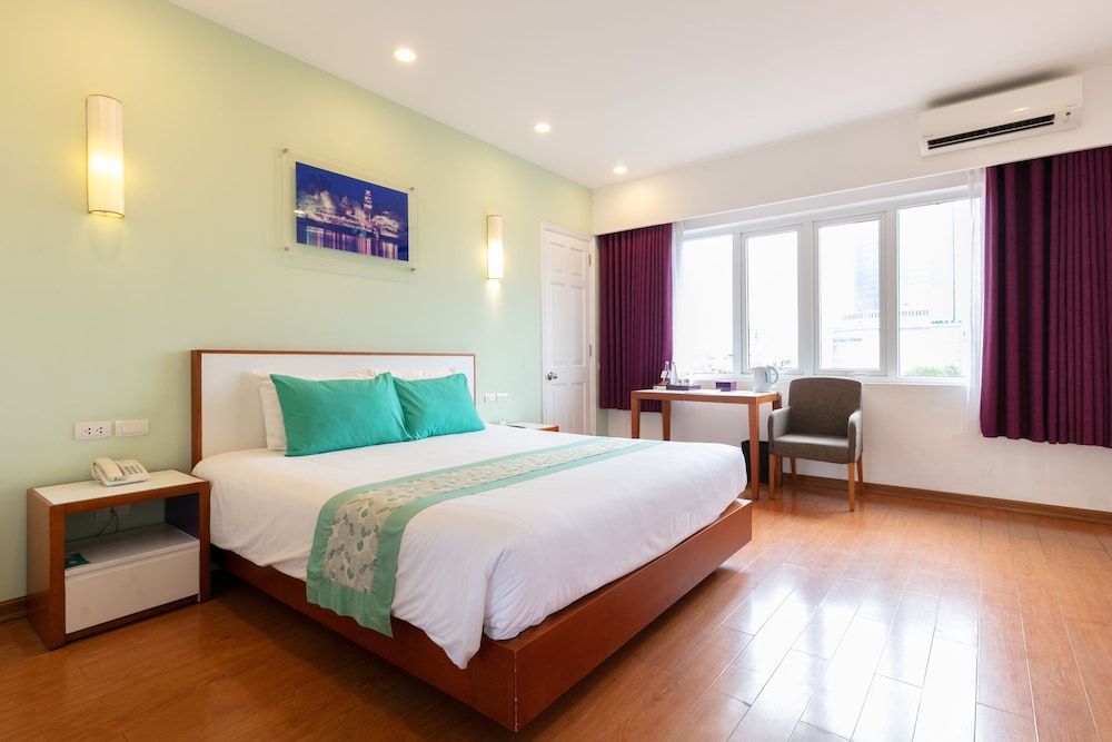 Emm Hotel Hue 11/50