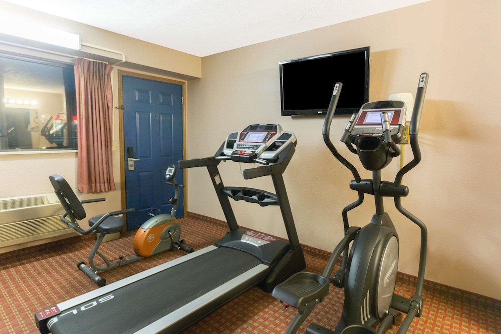 Days Inn by Wyndham Renfro Valley Mount Vernon 29/50