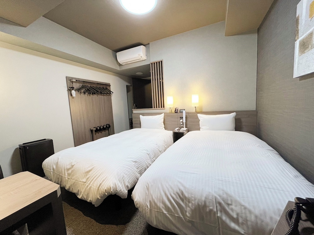 Comfort, Twin Beds
