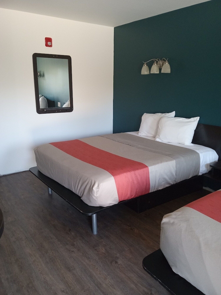Motel6 Cameron, MO 13/29