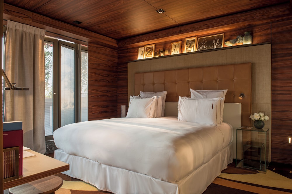 SIGNATURE, SUITE, CITY VIEW, TERRACE