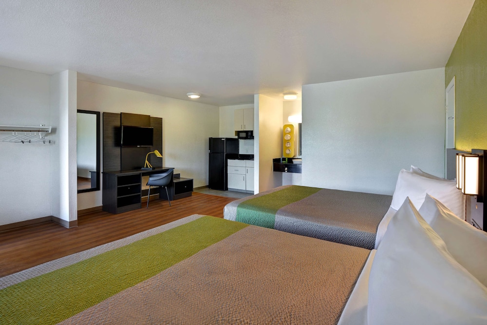 Motel6 Cocoa Beach, FL 37/61