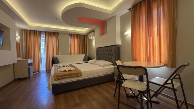Arya Hotel 23/68