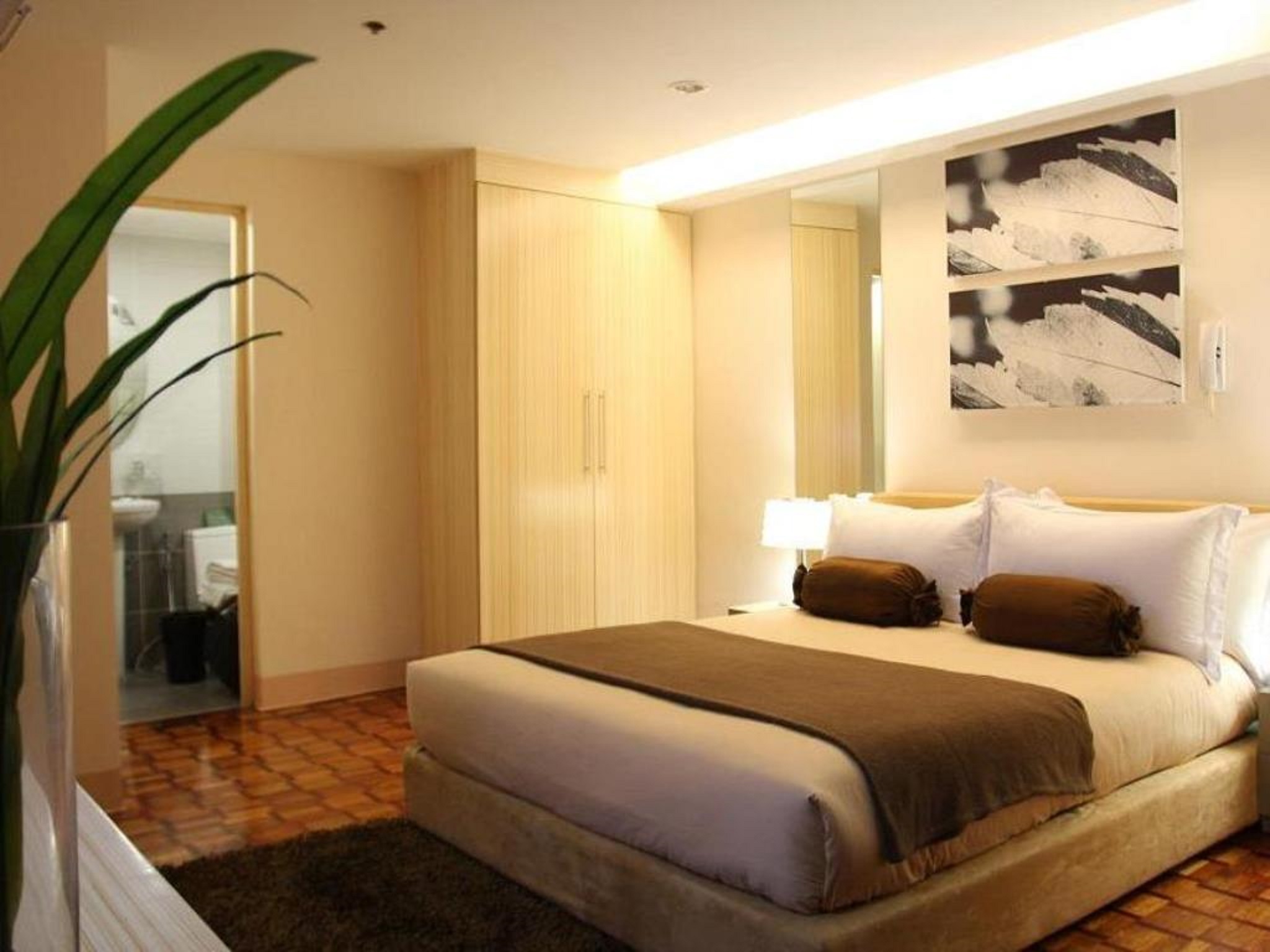 1 BEDROOM EXECUTIVE SUITE