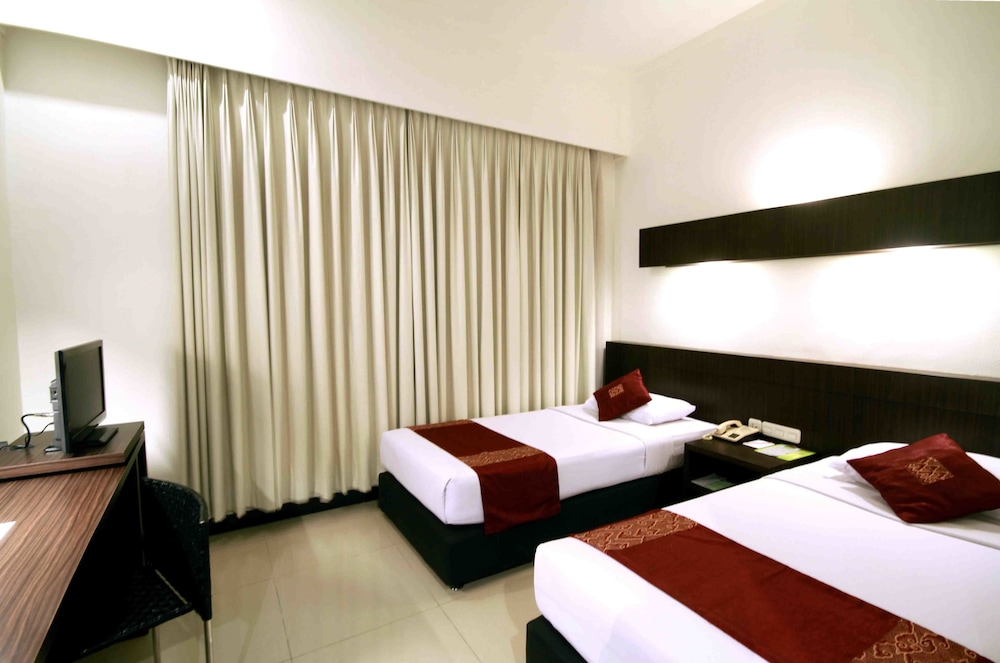 Bentani Hotel & Residence 4/19