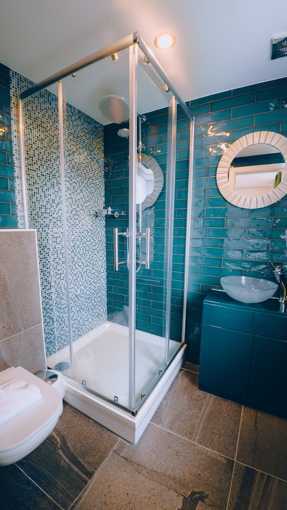 OYO Newquay Beach Hotel 50/50