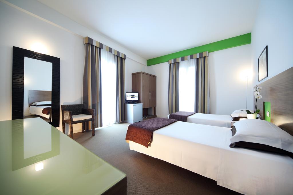 Trieste Hotel 7/16