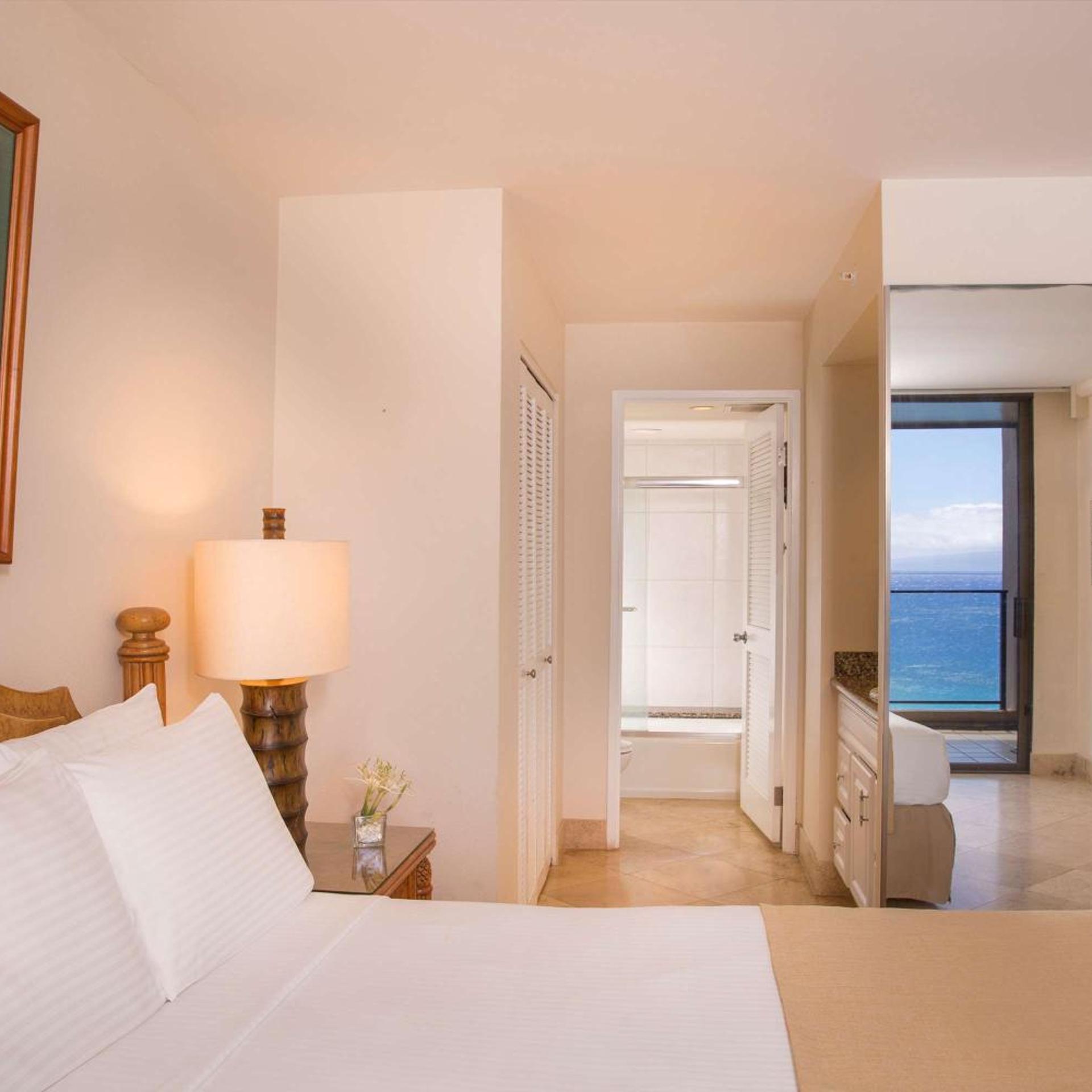1 Bedroom, King Bed, Ocean Front, 2 Bathrooms