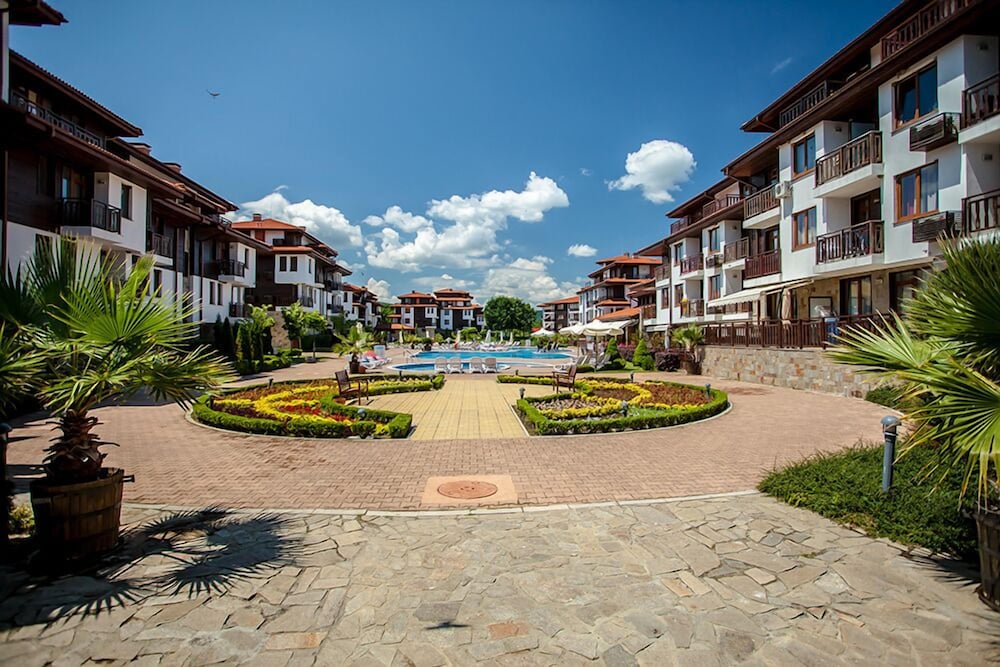 Saint Thomas Holiday Village 46/50