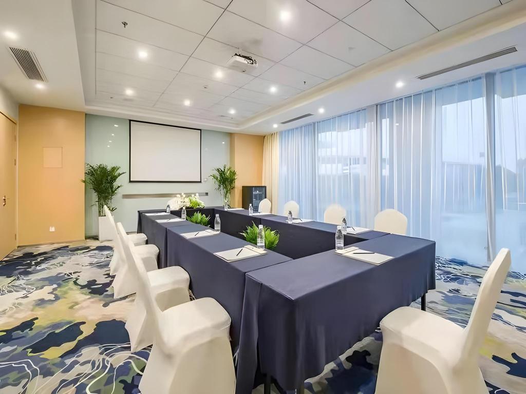 Vienna International Hotel (Suzhou New District) 11/17