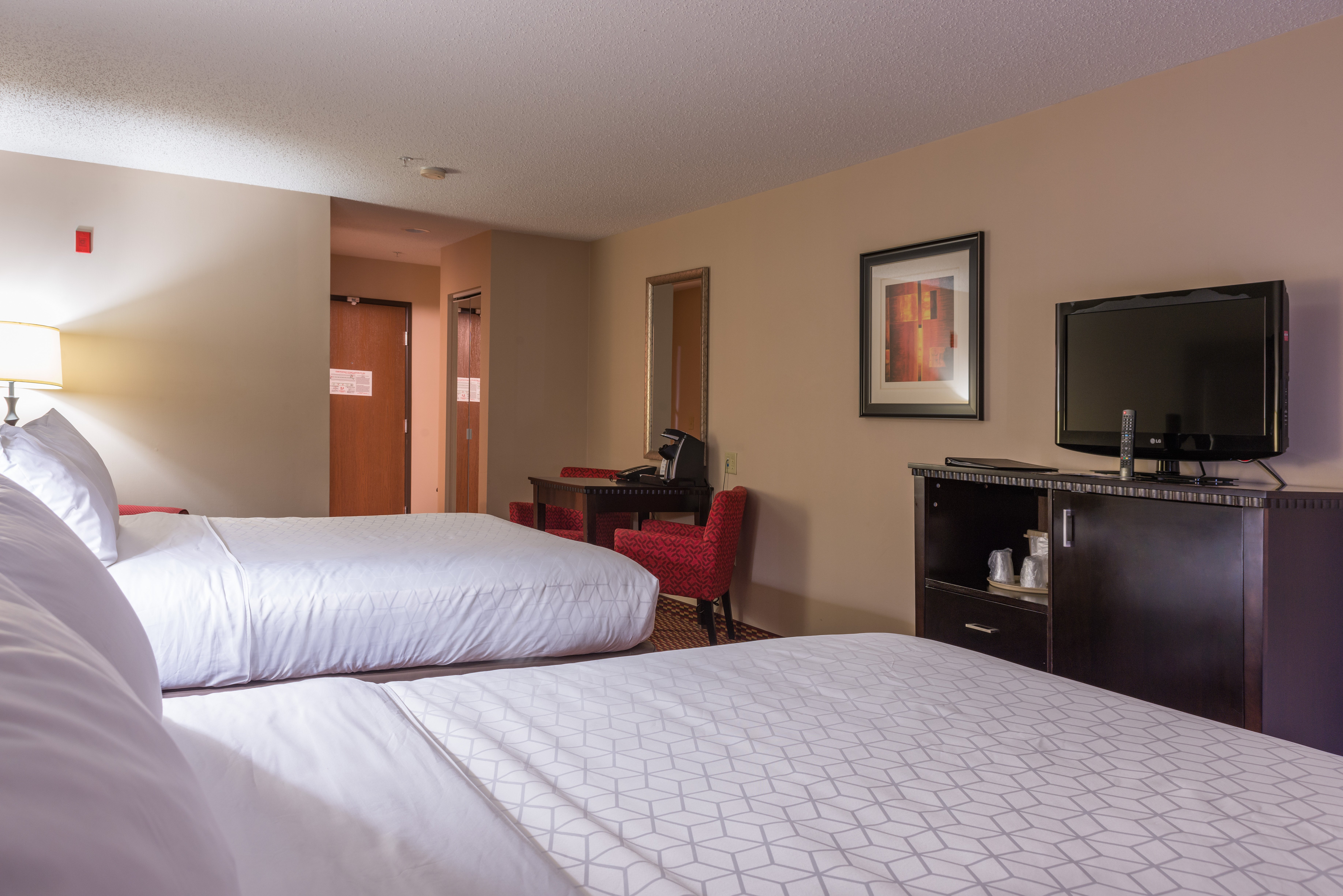 Holiday Inn Express Newington 11/50