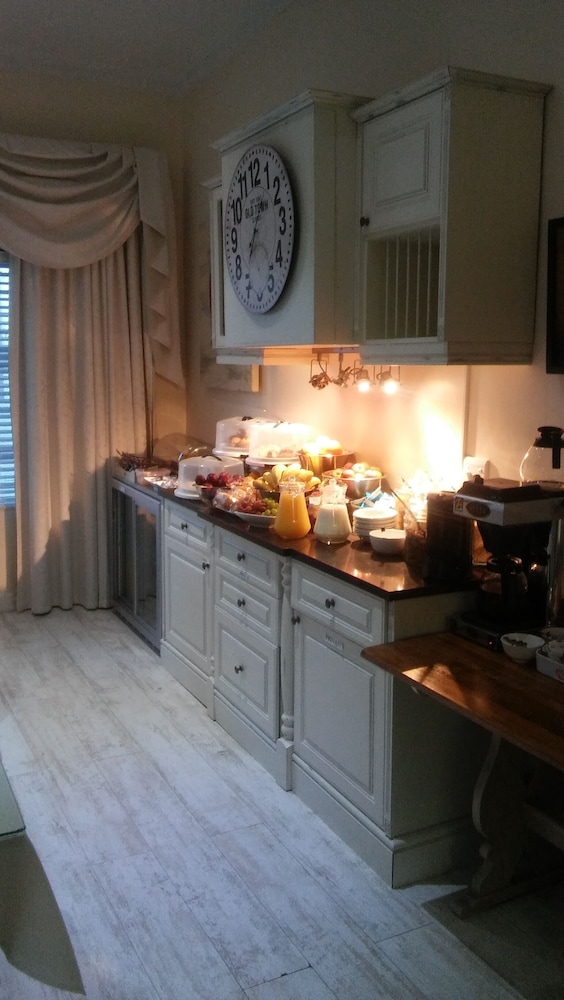 Altona Guest House 11/19