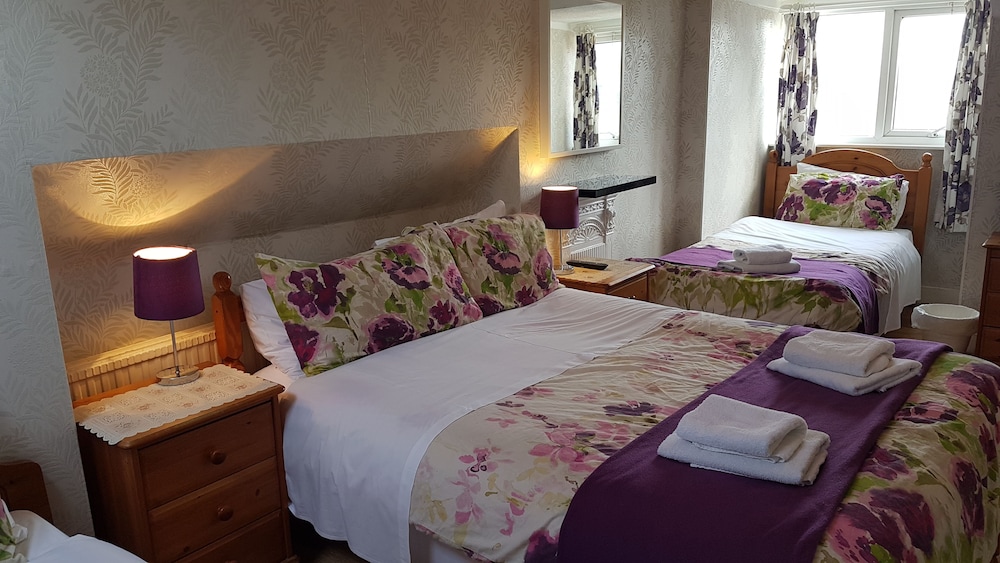 Adams Guest House 18/62