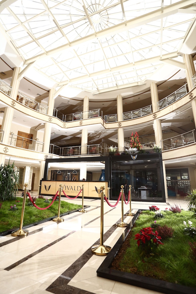 Vivaldi Park Hotel 61/66