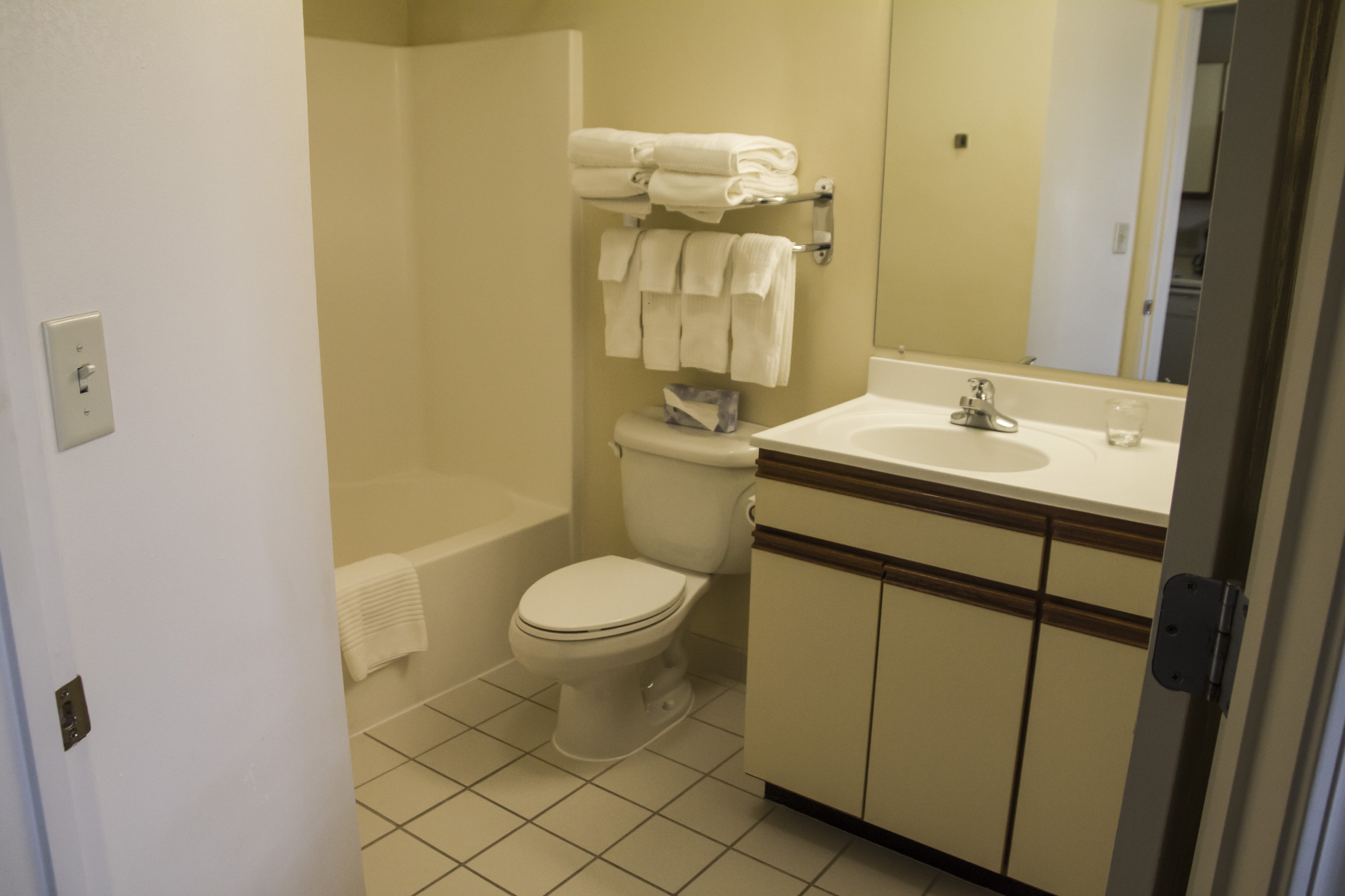 Candlewood Suites Syracuse-Airport 72/75