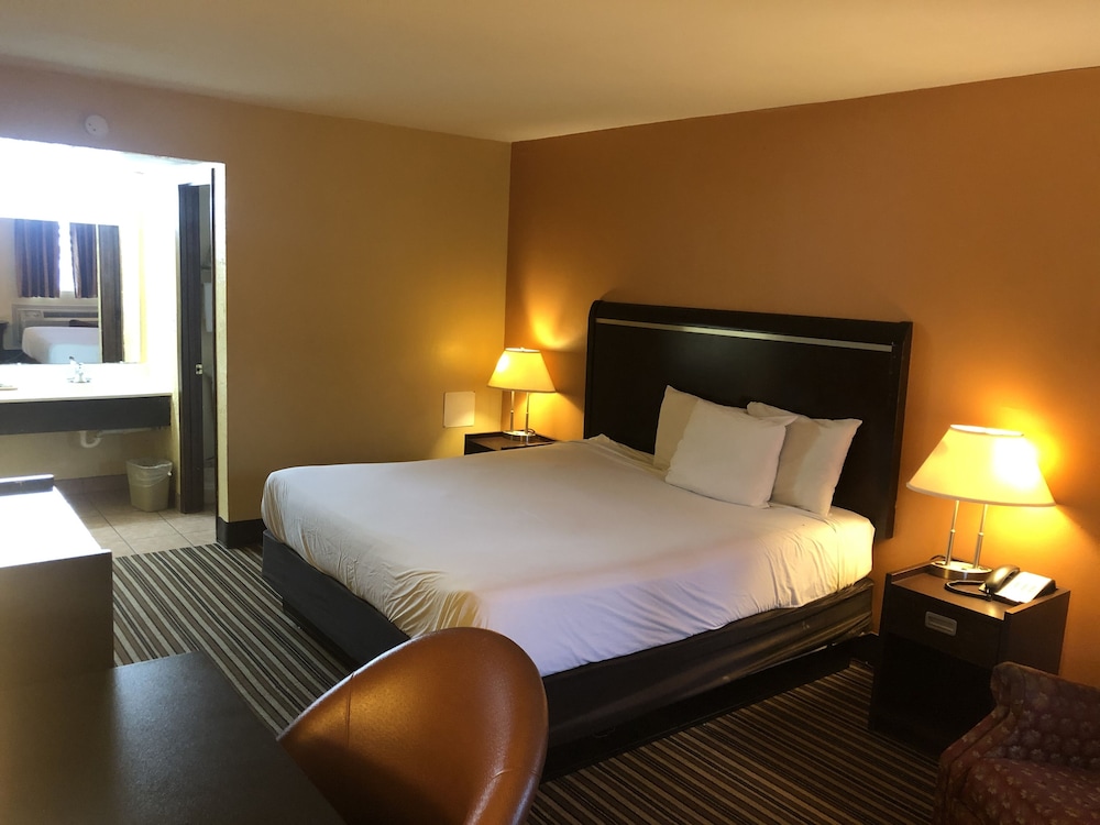 Nendels Inn and Suites Dodge City Airport 19/35