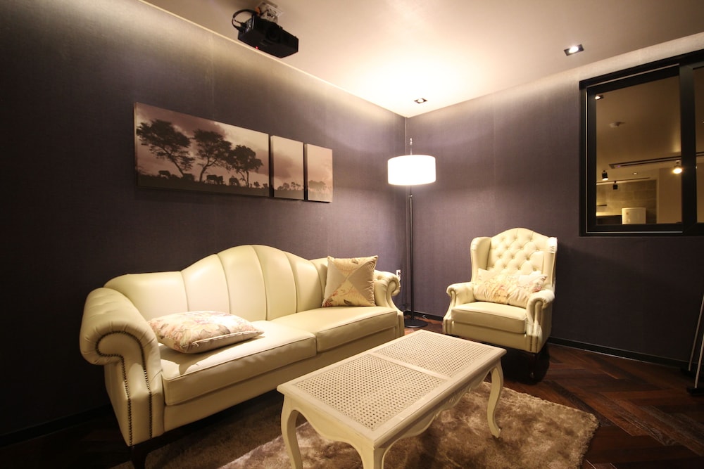2 Heaven Hotel 47/69