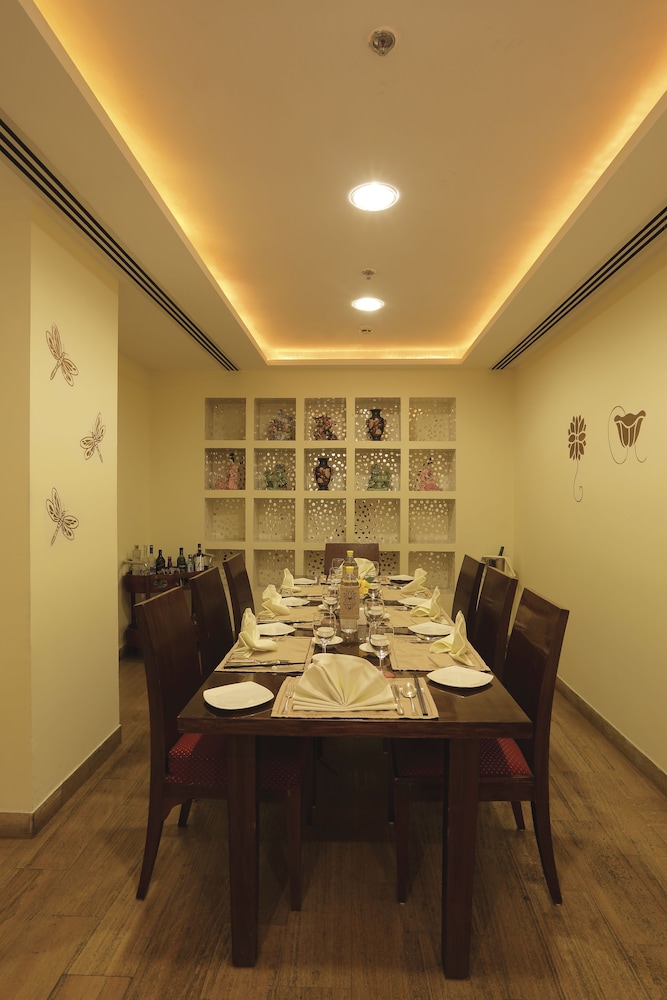 RADISSON JAIPUR CITY CENTER 60/68