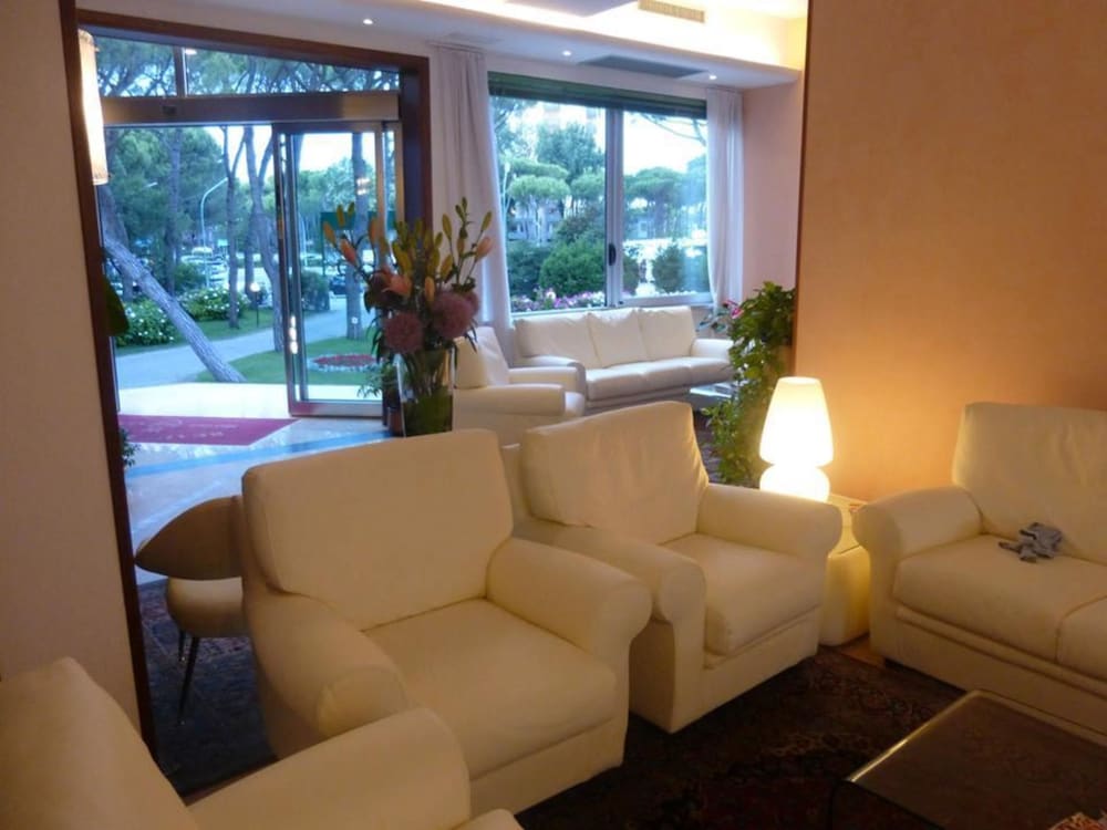 HOTEL BEAU RIVAGE PINETA 33/54