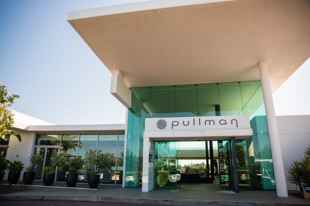 Pullman Magenta Shores Resort 6/82
